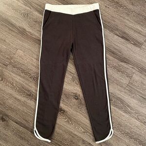 The normal brand puremeso petal hem pant